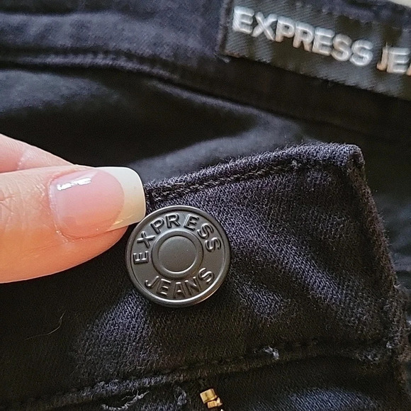 EXPRESS Mid-Rise Distressed Jegging - Picture 5 of 8